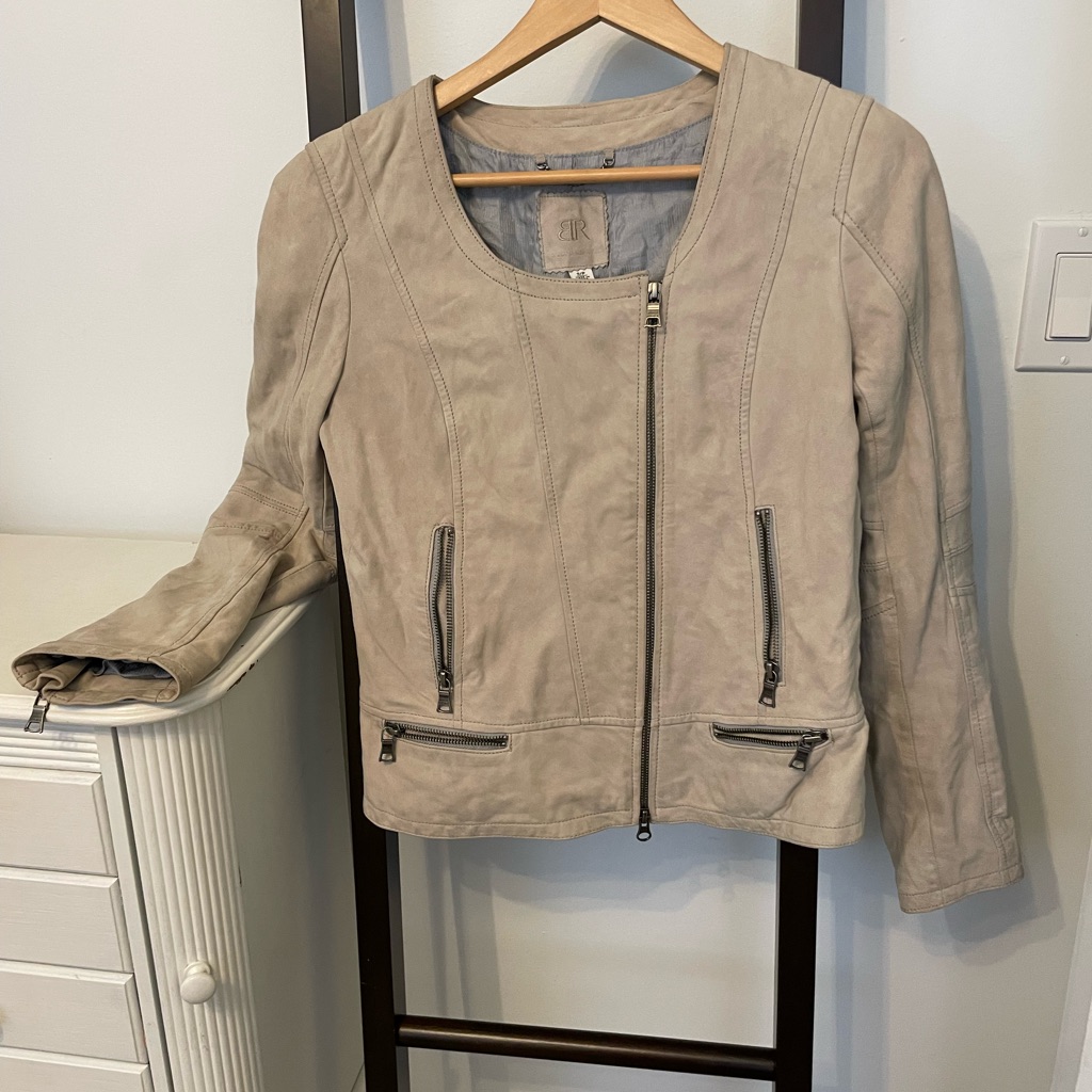 Banana Republic Leather Jacket. Women’s Size Small. Super Cool Look!